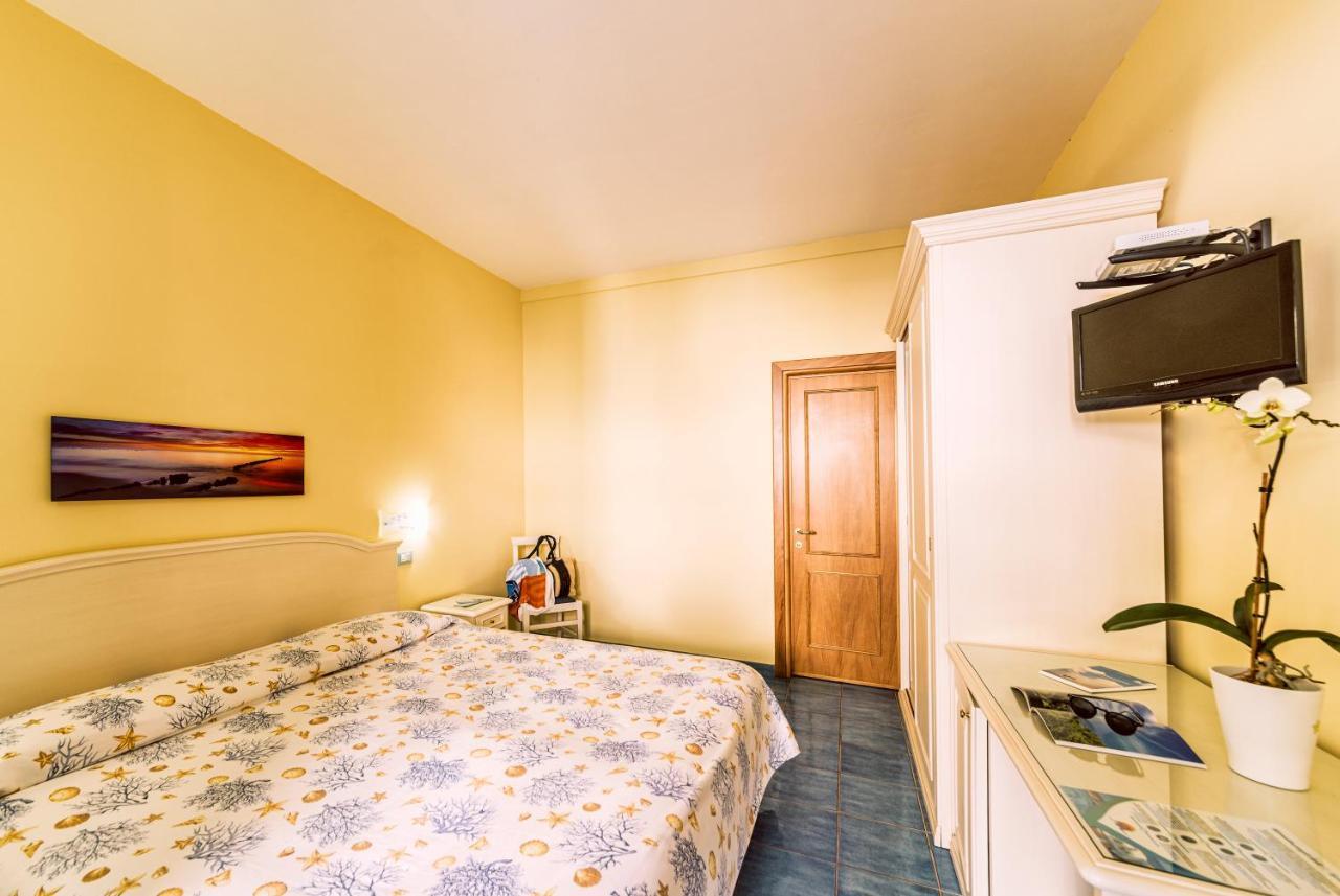 Hotel Cava Dell'Isola Forio  Exterior photo