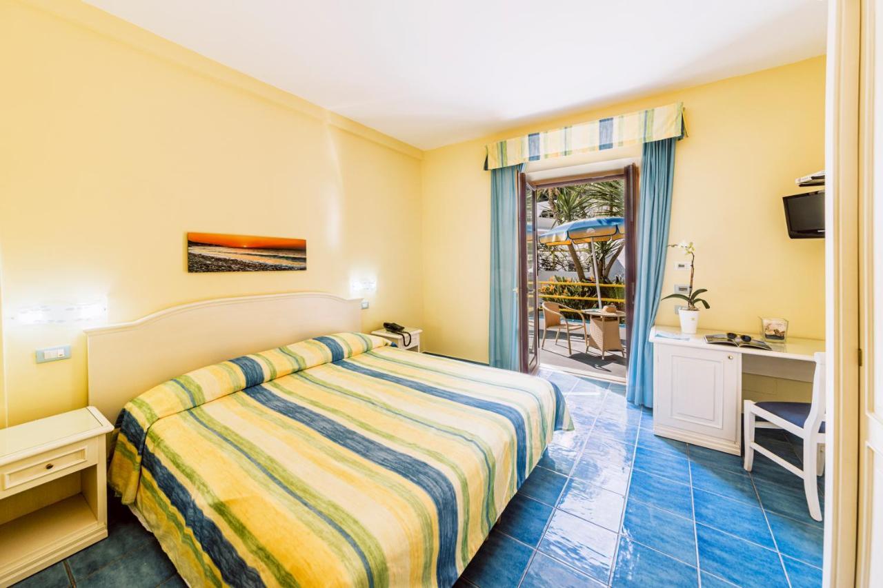 Hotel Cava Dell'Isola Forio  Exterior photo
