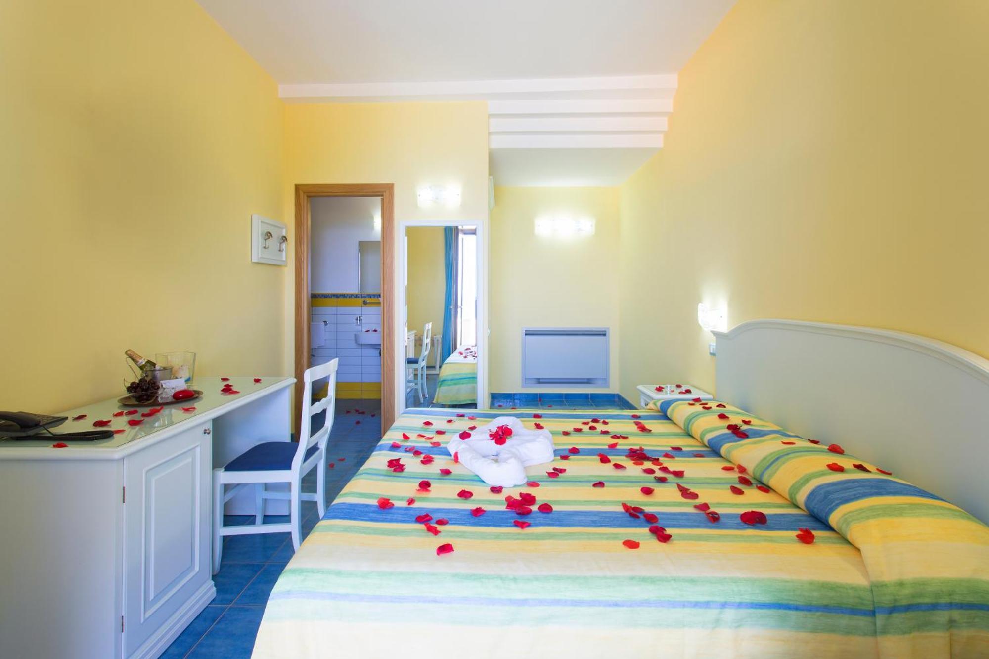 Hotel Cava Dell'Isola Forio  Exterior photo